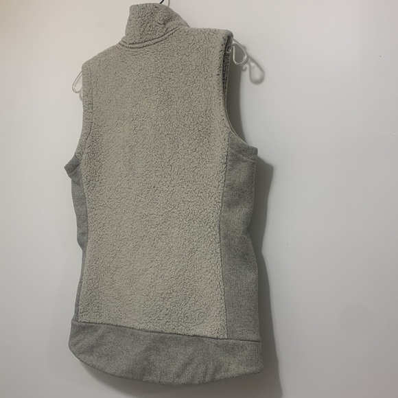 The North Face Furry Fleece Vest - Picture 8 of 10